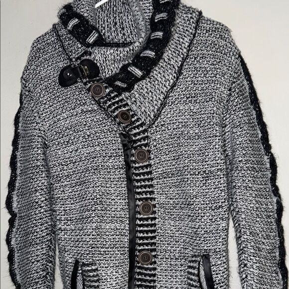 Chunky Knit Cardigan in Black and Gray with Shawl Collar - Picture 6 of 14